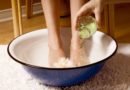 Domowe sposoby na suche pięty – kąpiele solne i ziołowe
